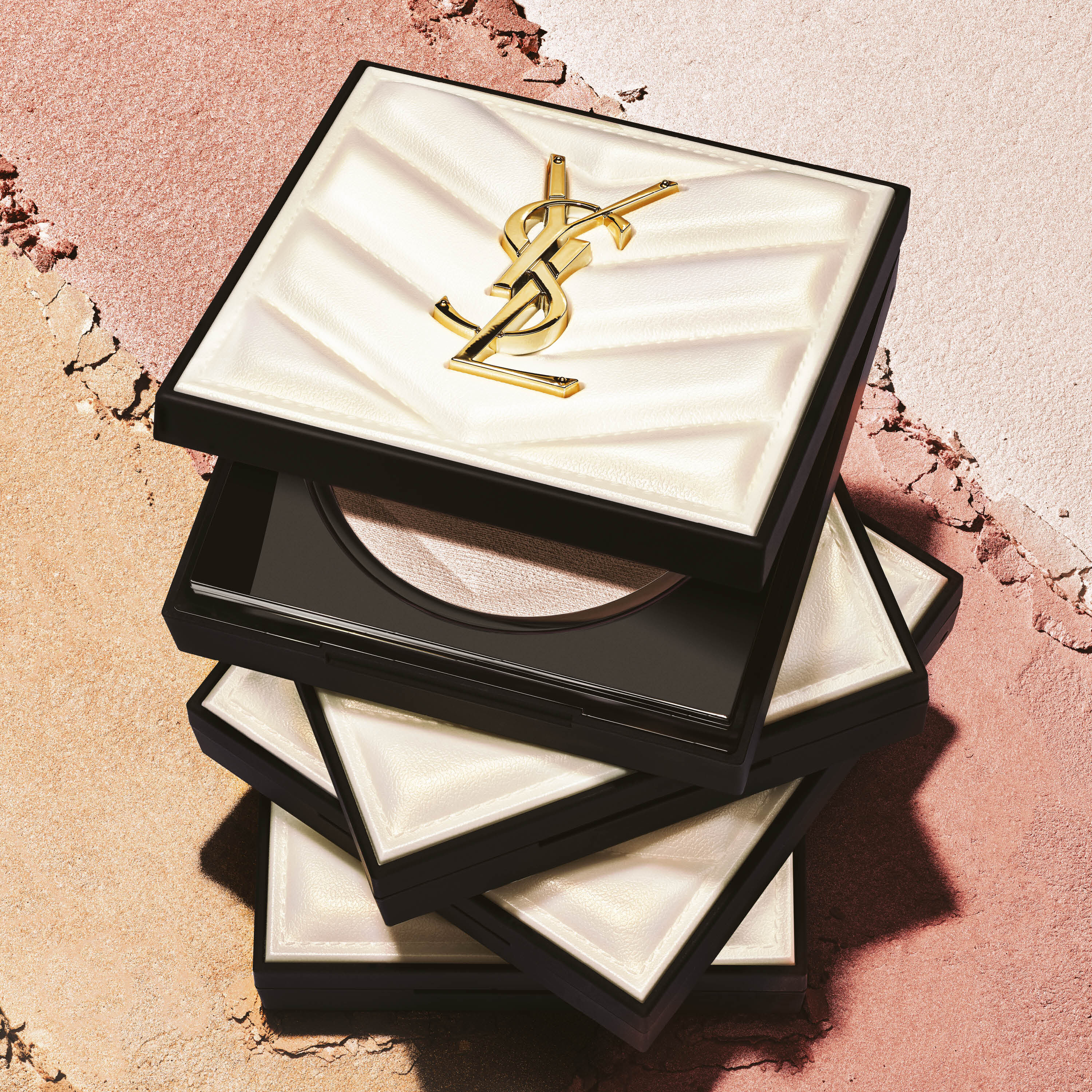 Iluminador YSL de alta costura ALL HOURS HYPER LUMINIZE de YSL Beauty