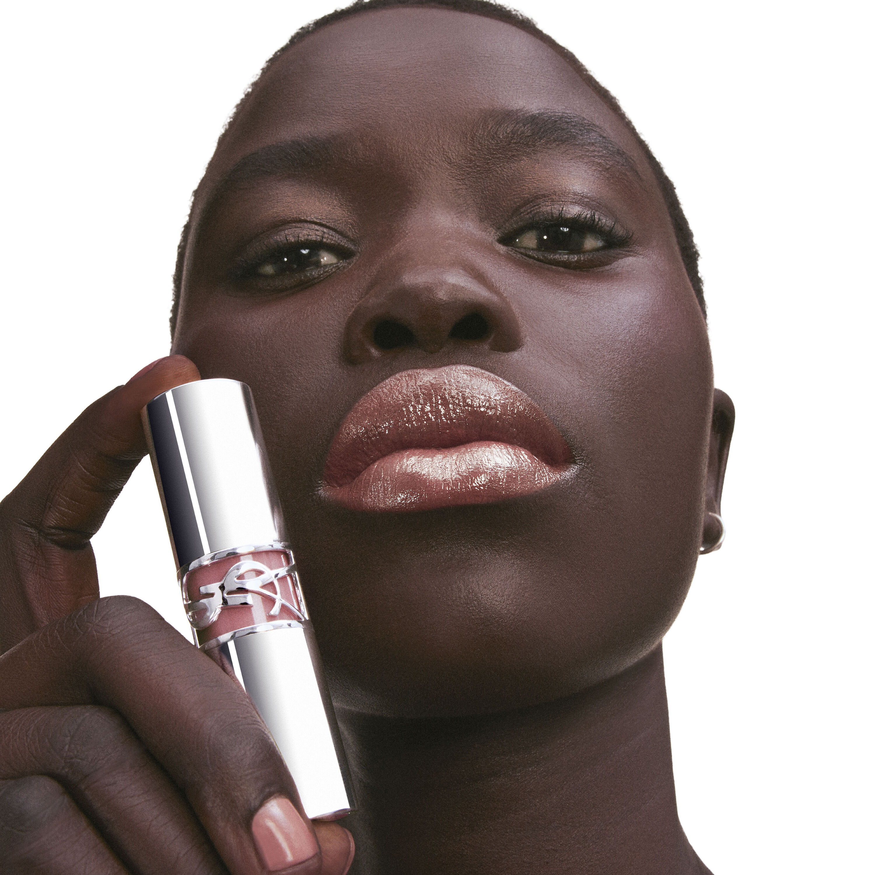 Batom com efeito gloss YSL LOVESHINE