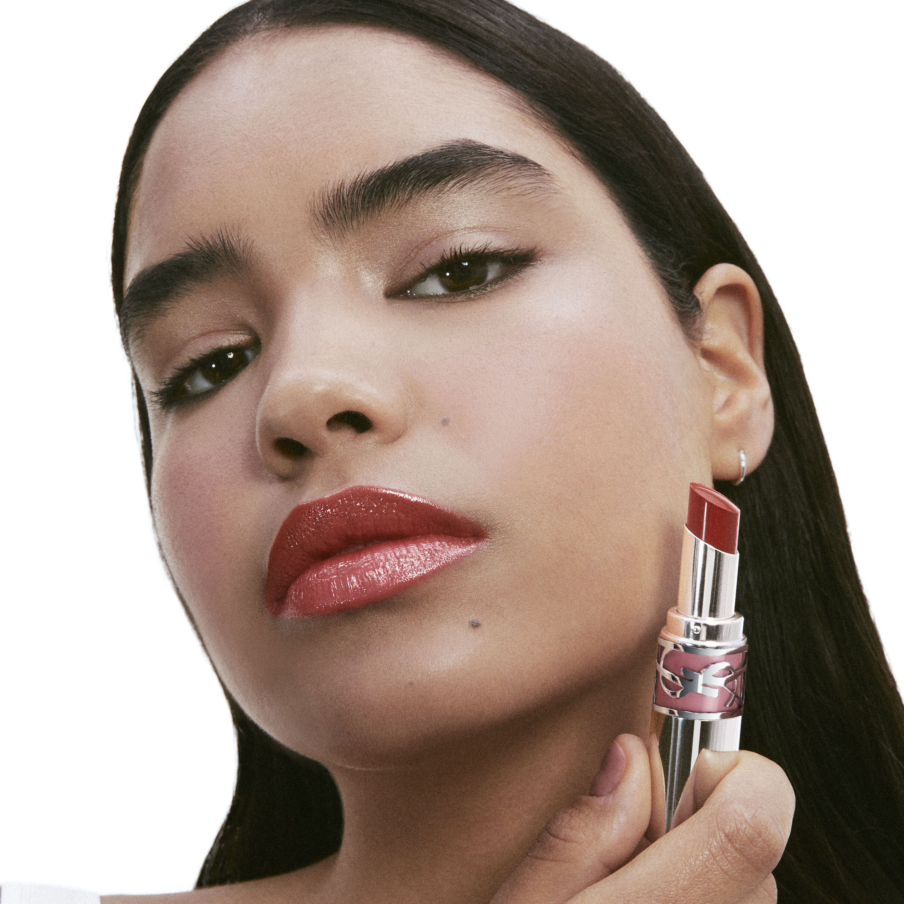 Batom com efeito gloss YSL LOVESHINE