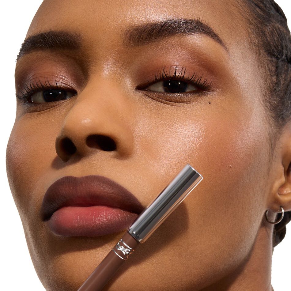 LAPIS LABIAL YSL LOVENUDE KISS SHAPER
