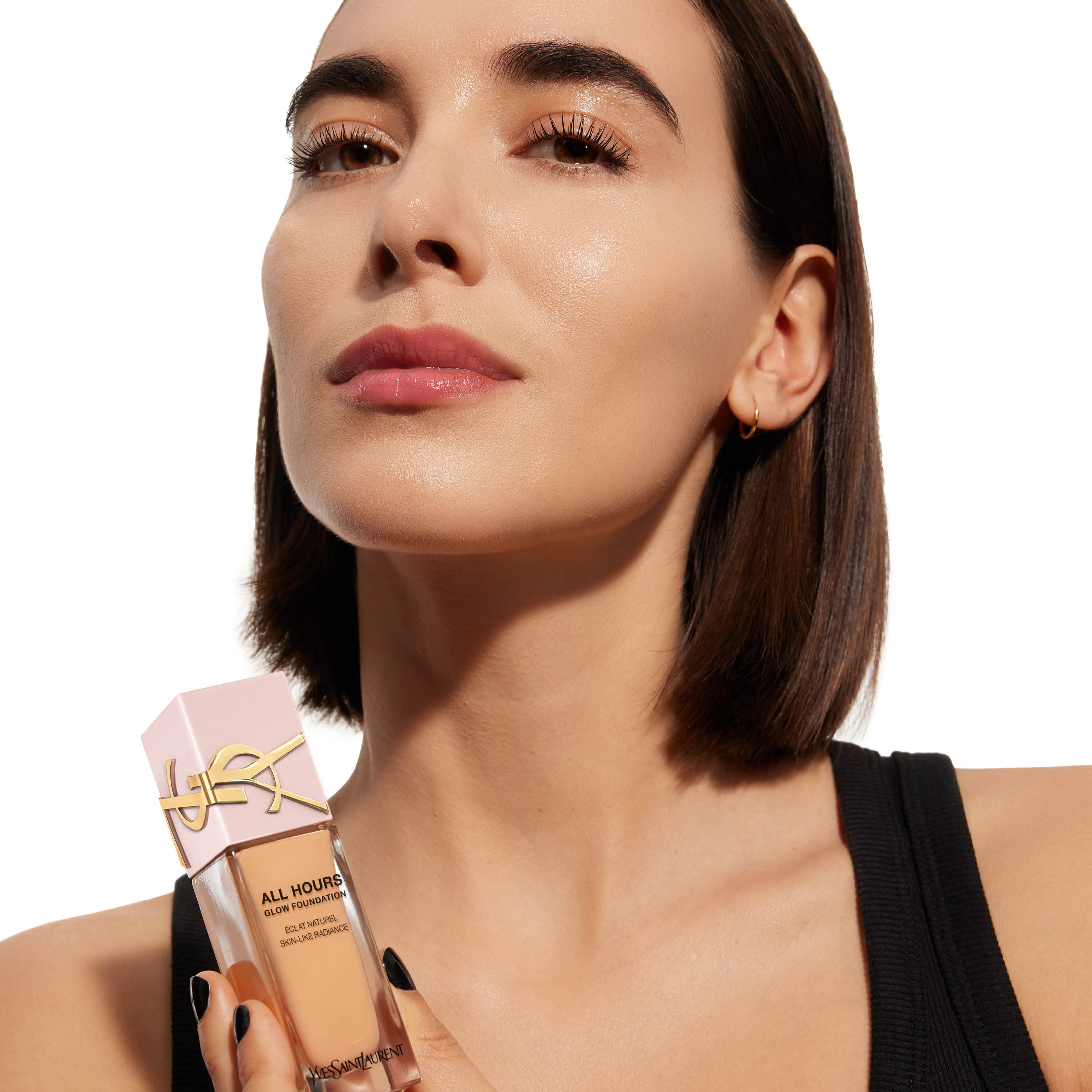 Pele iluminada e hidratada 24 horas com a base YSL ALL HOURS GLOW FOUNDATION