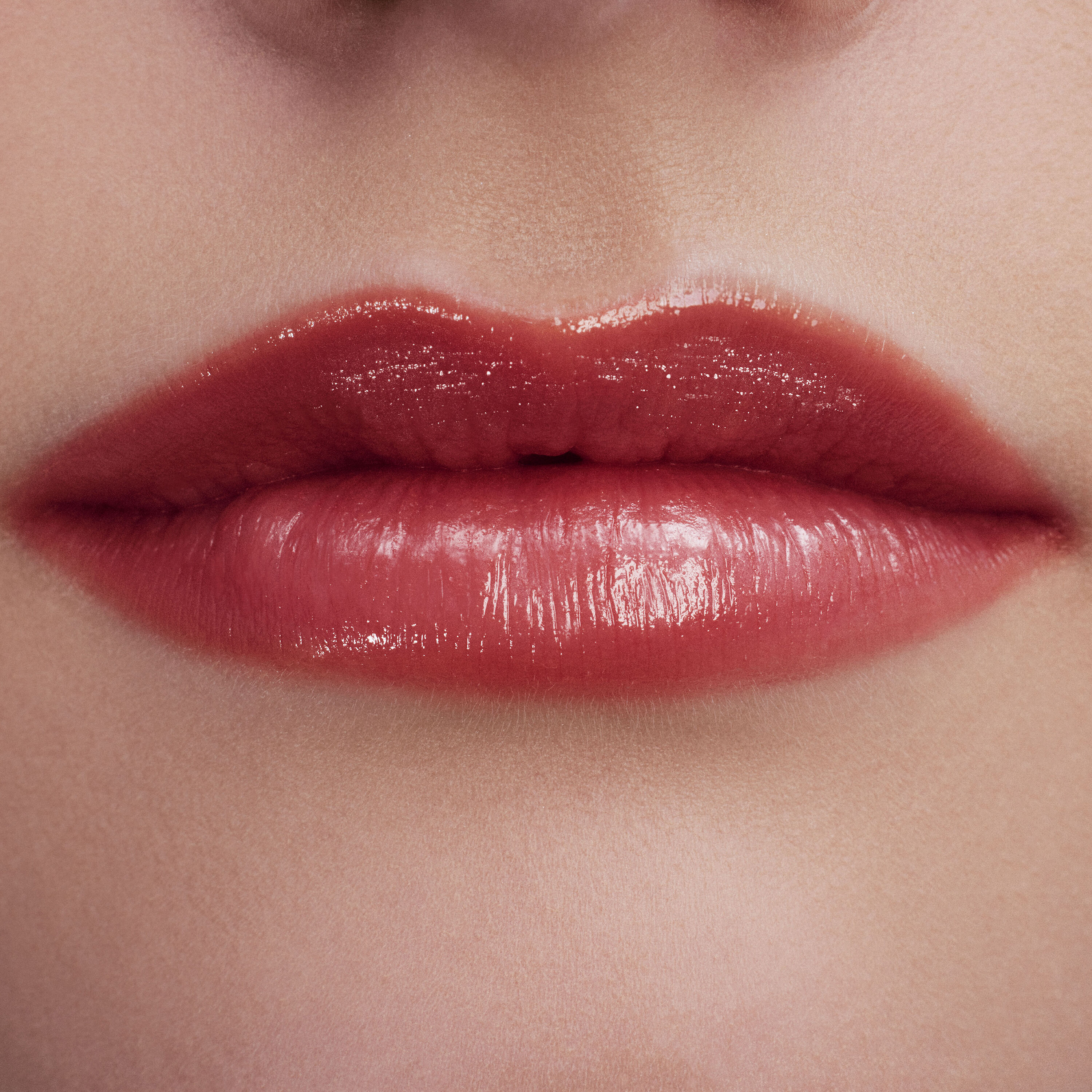 BATOM BRILHANTE HIDRATANTE YSL LOVESHINE LIP OIL ENRIQUECIDO COM POLPA DE FIGO