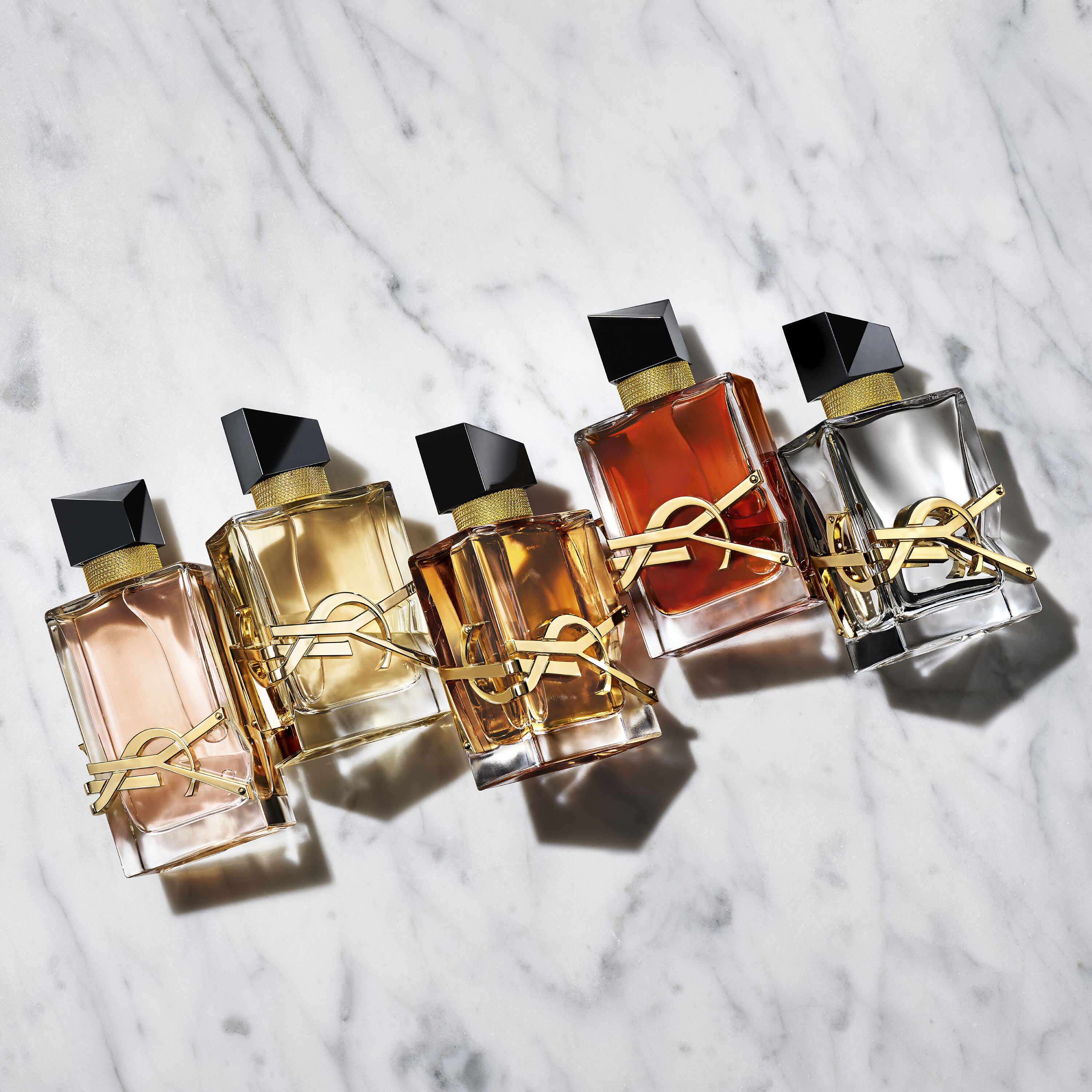 LIBRE LE PARFUM YSL PERFUME FEMININO FLORAL COM ACORDES QUENTES E APIMENTADOS DE ACAFRAO