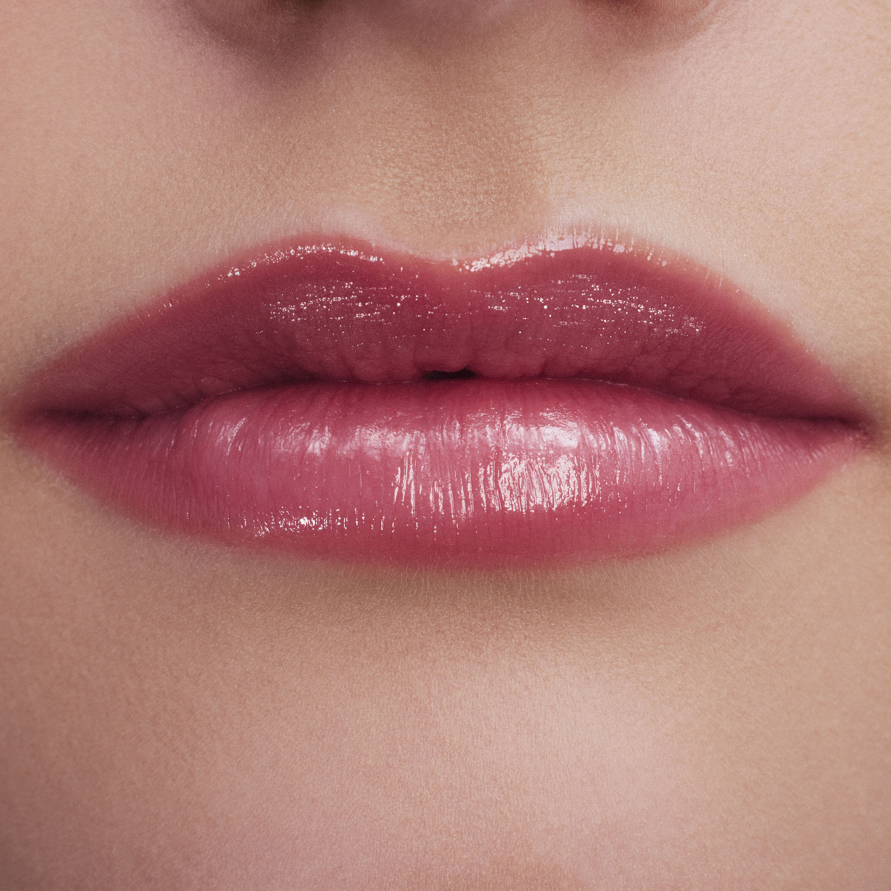 BATOM BRILHANTE HIDRATANTE YSL LOVESHINE LIP OIL ENRIQUECIDO COM POLPA DE FIGO