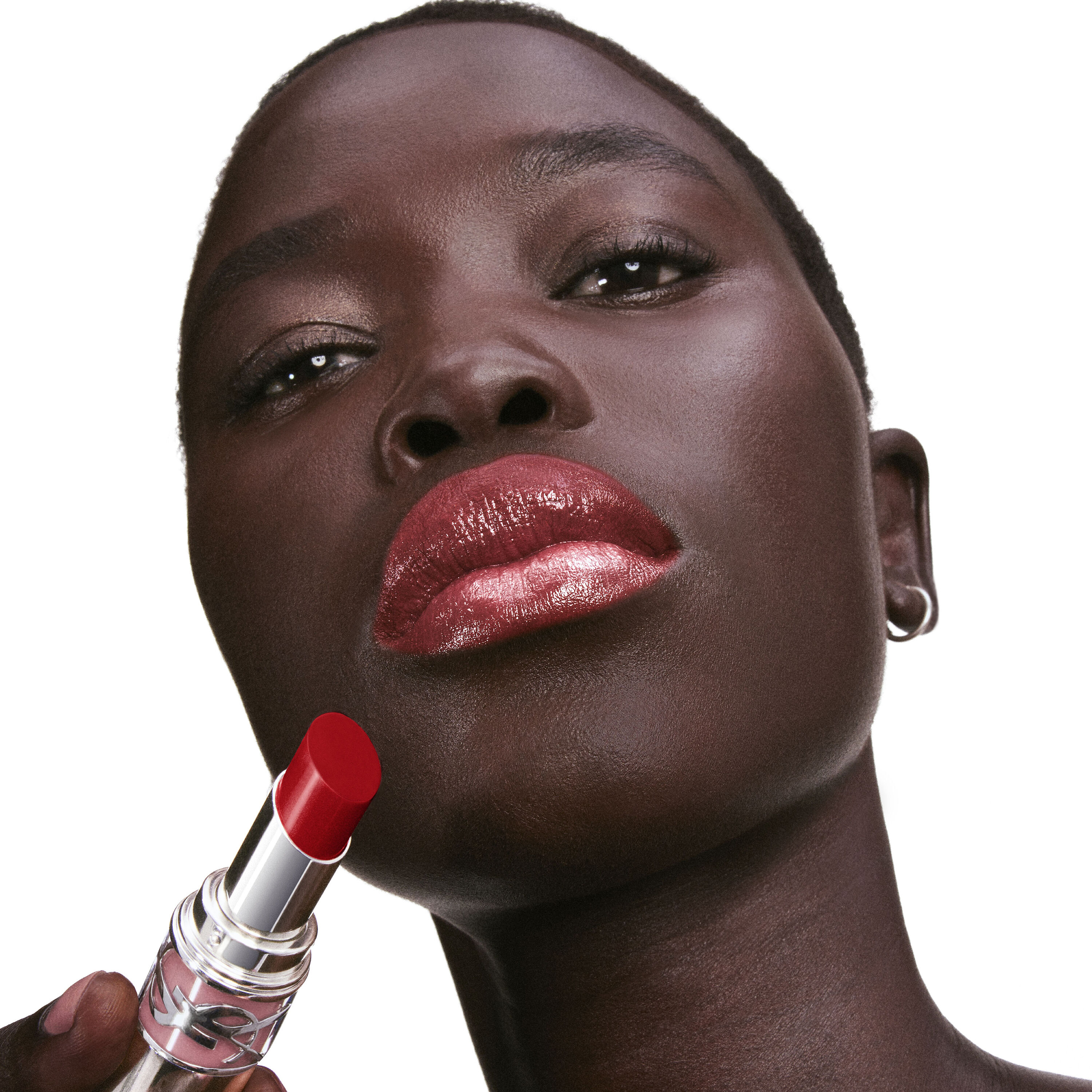 Batom com efeito gloss YSL LOVESHINE