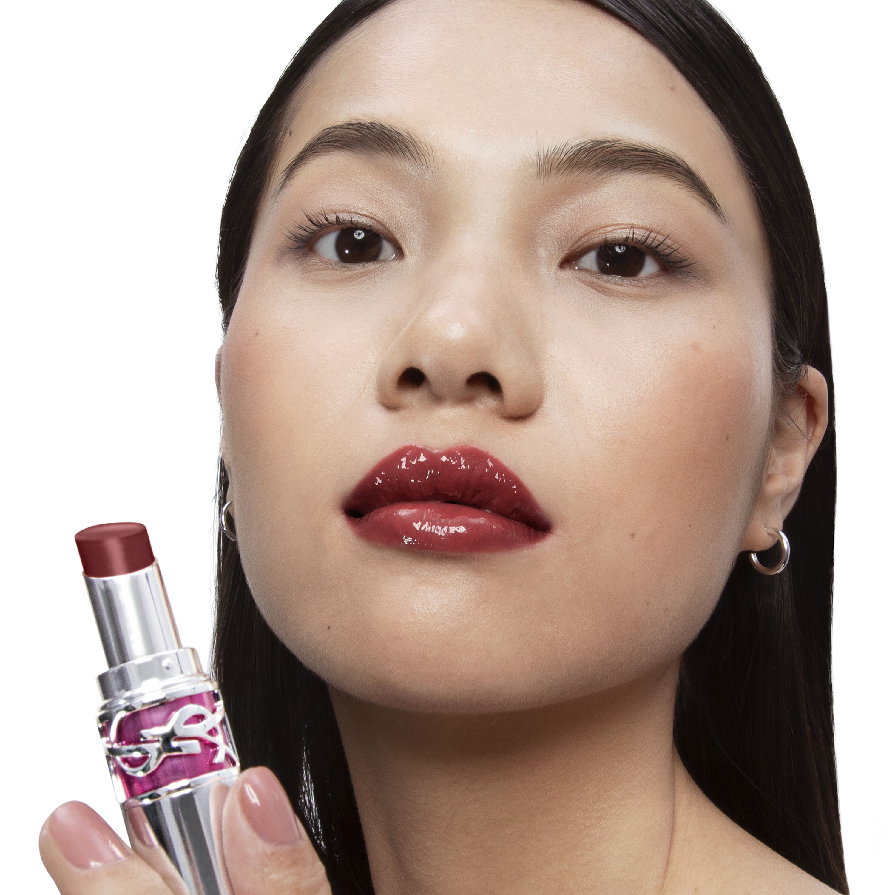 GLOSS LABIAL YSL LOVESHINE CANDY GLAZE GLOSS STICK COM COR INTENSA E EFEITO BRILHANTE