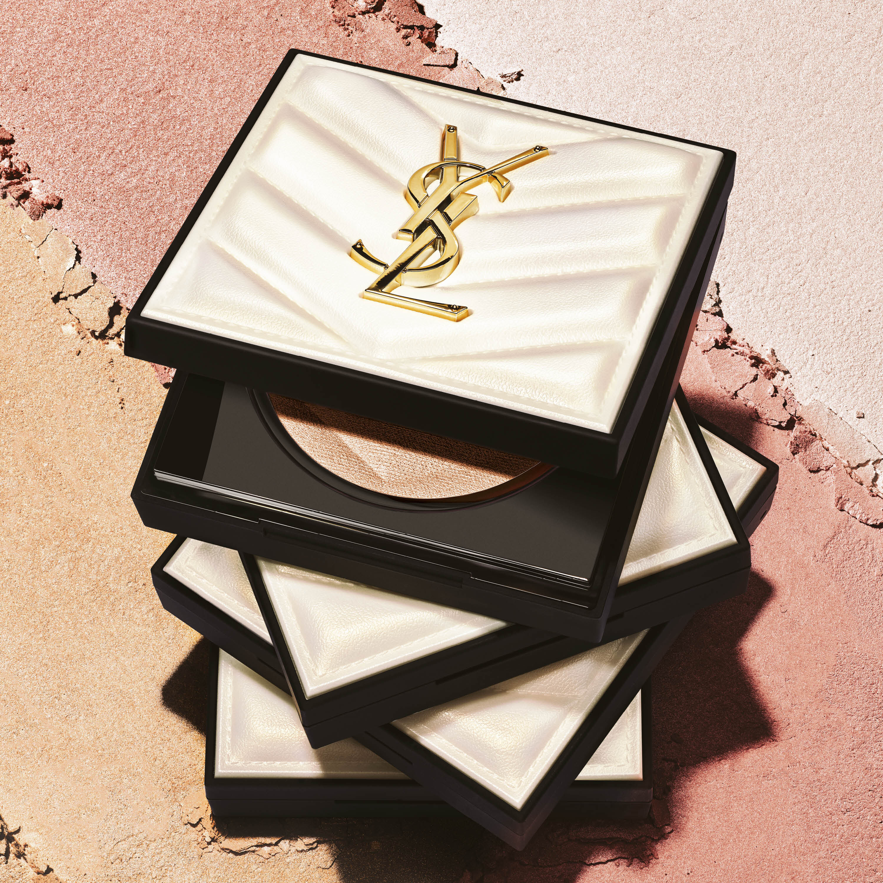 Iluminador YSL de alta costura ALL HOURS HYPER LUMINIZE de YSL Beauty