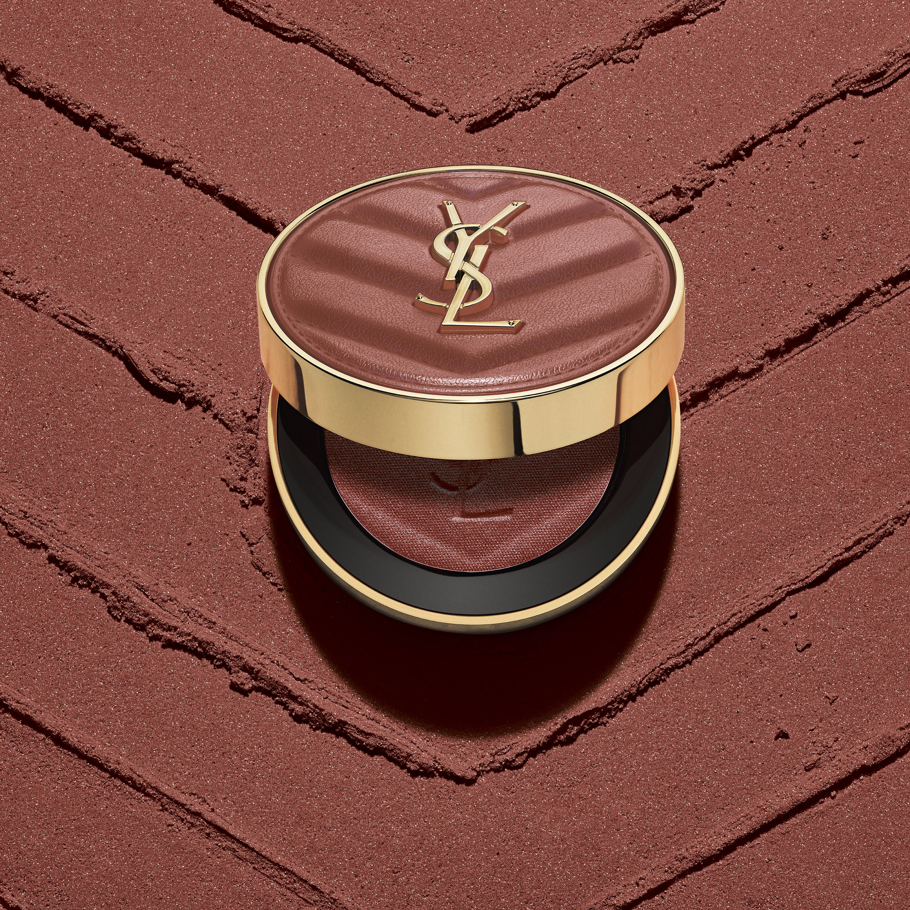BLUSH EM PO COMPACTO YSL MAKE ME BLUSH POWDER COM EFEITO MATTE E ACABAMENTO IMPECAVEL