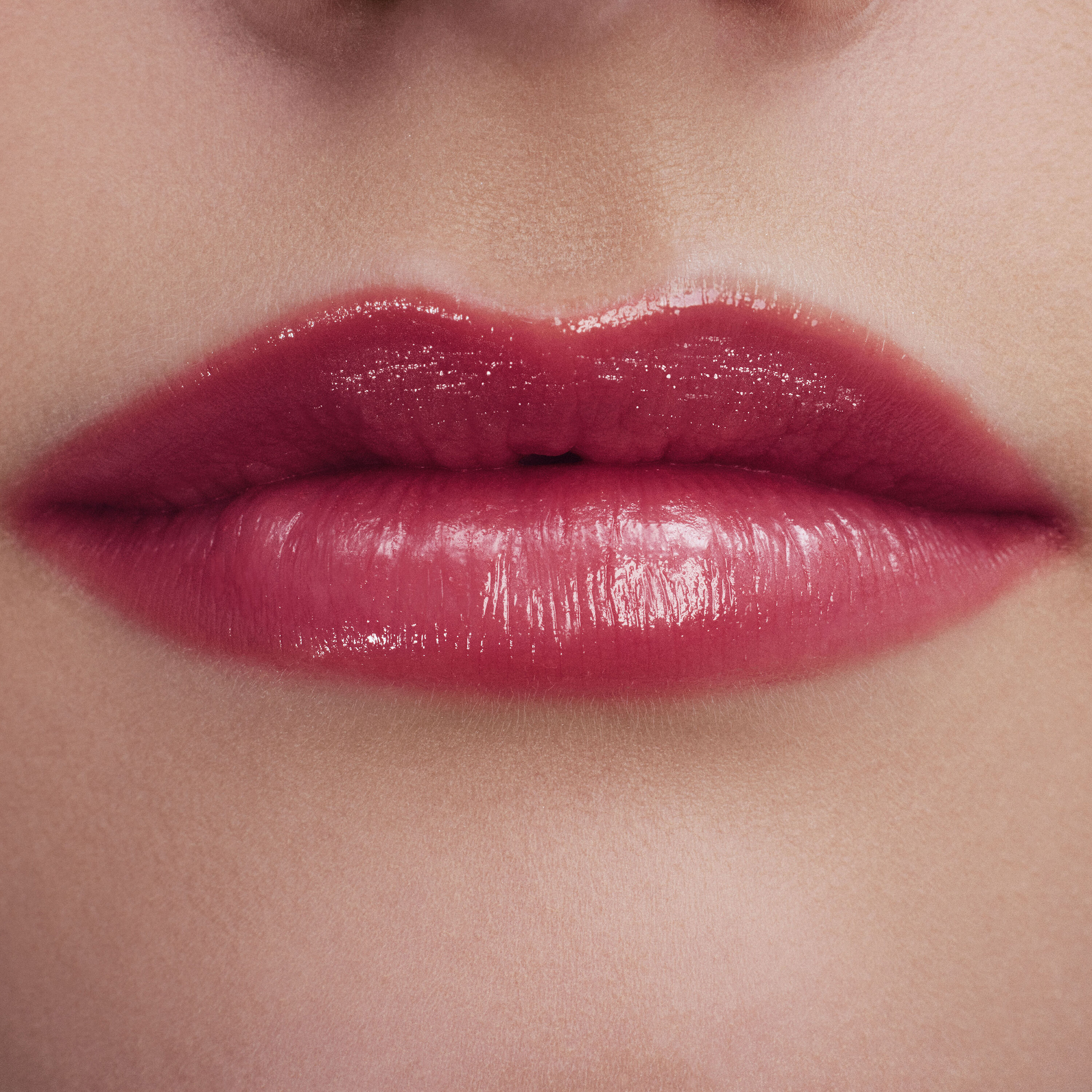 BATOM BRILHANTE HIDRATANTE YSL LOVESHINE LIP OIL ENRIQUECIDO COM POLPA DE FIGO