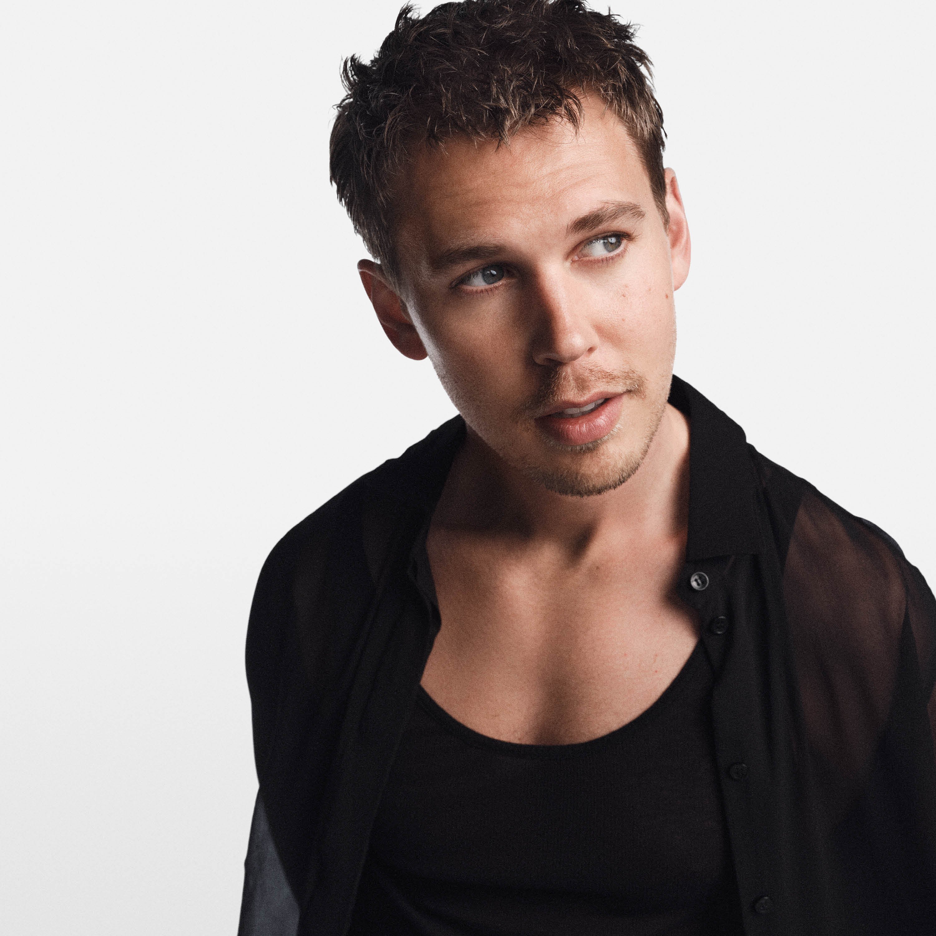 Um novo você com MYSLF EAU DE PARFUM Austin Butler para MYSLF EAU DE PARFUM de YSL